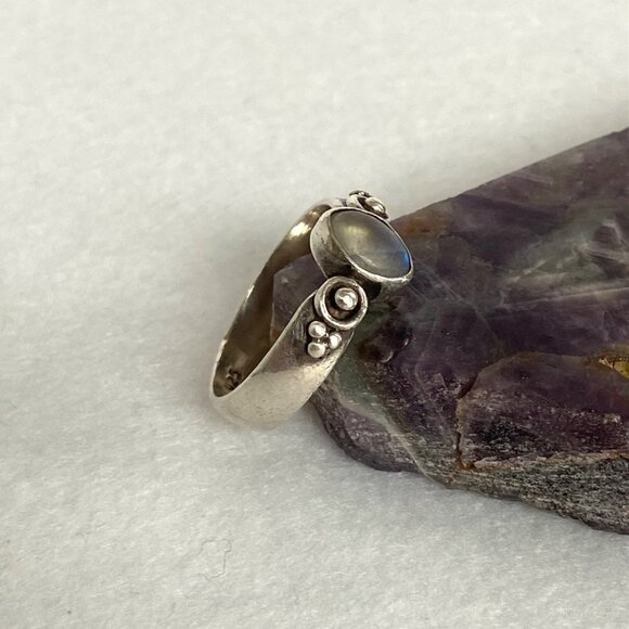 Sterling Silver 925 Dainty Minimalist 8MM Oval Moonstone Band Ring Sz 8.25 - Picture 12 of 16